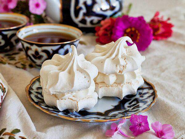 Росвкус - Пирожное Воздушное безе с кремом