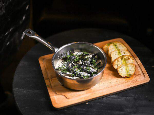 Tangiers lounge - Мидии в чесночном соусе