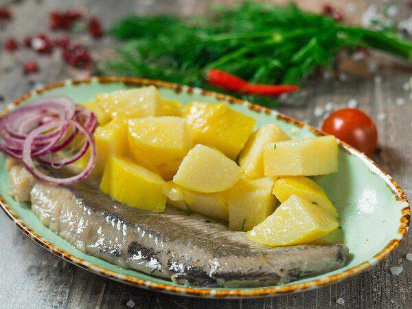 Миндаль - Сельдь с гарниром