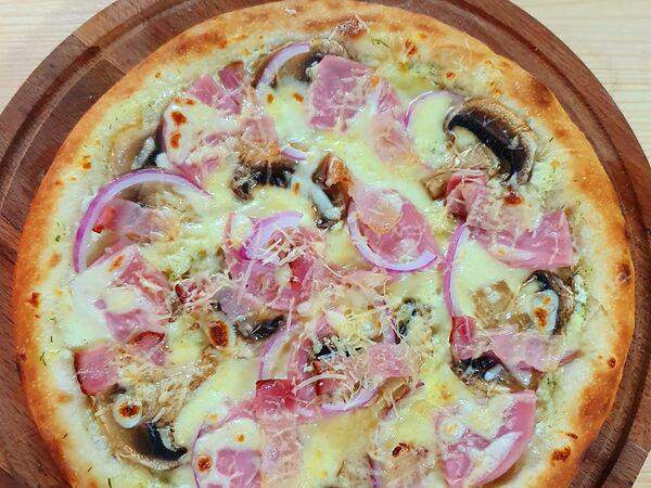 Crust Pie Pizza - Карбонара
