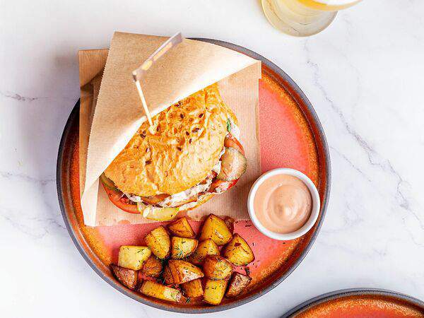 Кофе Репаблик - Шеф-бургер с трюфельным соусом