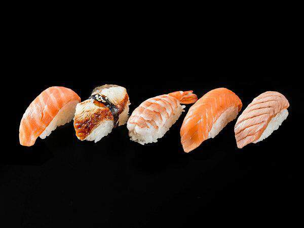 Haruku Pan Asian Restaurant - Сяке суши