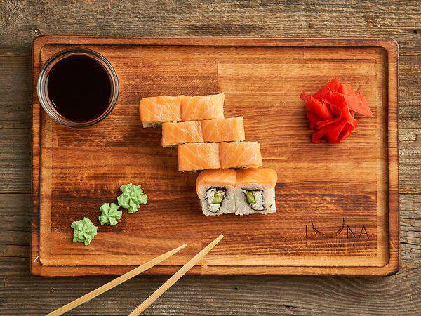 Luna lounge - Ролл Филадельфия с огурцом