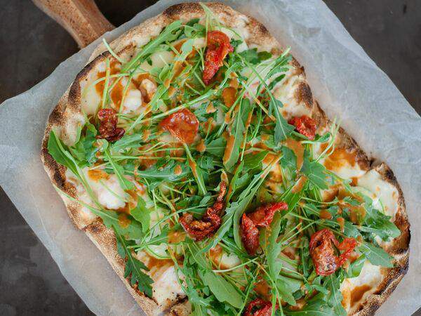 Китчен - Пицца с креветками, кабачком и фирменными вялеными томатами