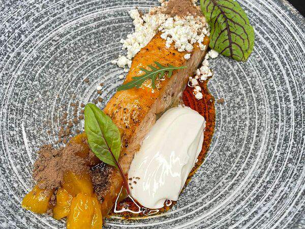 La villa - Лосось с пикантным персиком