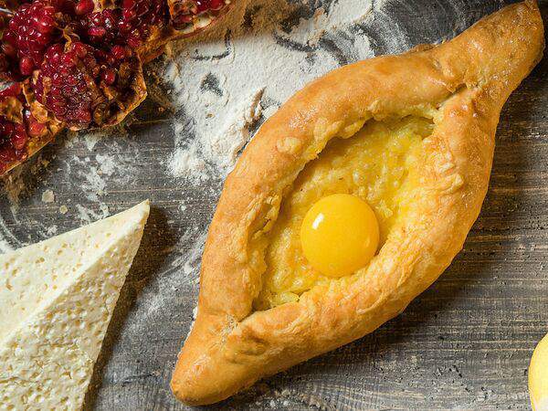 Миндаль - Хачапури по-аджарски