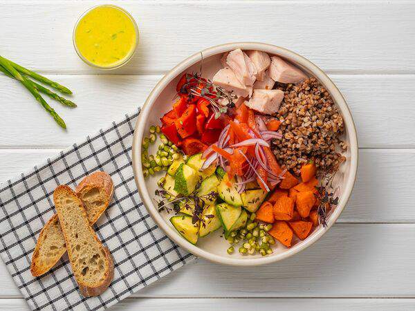 Хороша еда - Боул с зеленой гречкой и курицей су-вид