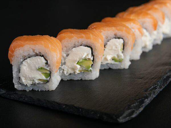 Skybar - Ролл Филадельфия с лососем