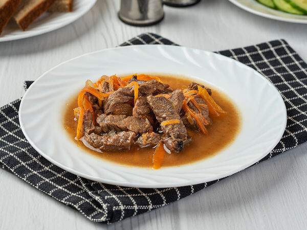 Сактон - Гуляш из говядины с соусом