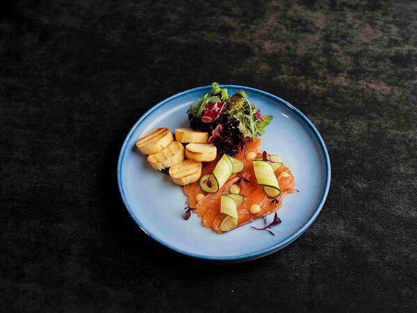 Bobrovsky bar - Домашний слабосоленый лосось с тостами