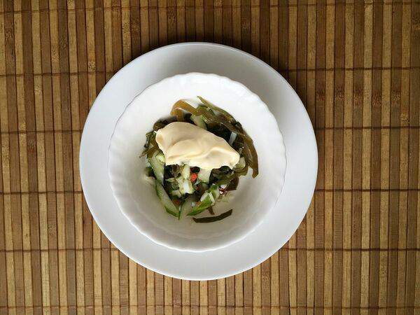 Кафе Мария - Салат из морской капусты с огурцом