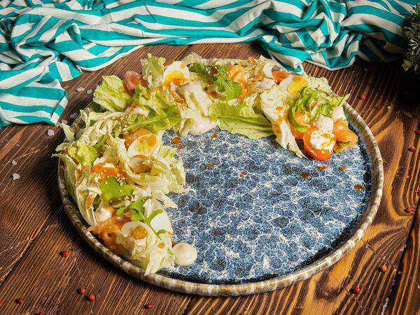 Menthol - Салат с лососем, рукколой и творожным сыром