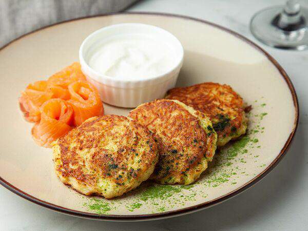 Вкусняхи - Оладьи из картофеля с семгой слабой соли