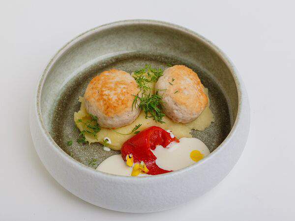 Глупый француз - Котлетки из кролика с картофельным пюре и сливочным соусом