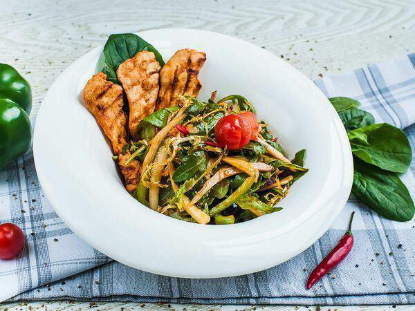 Aura Verdant Restaurant - Салат BBQ