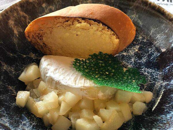 Квартира - Жареный камамбер с грушей