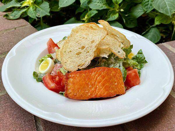 Barcarola - Салат Цезарь с лососем