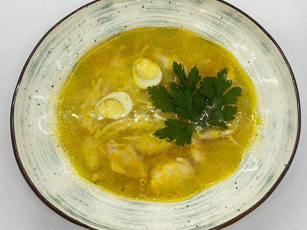 Филадельфия - Куриный суп с перепелиным яйцом