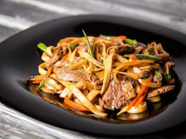 Авокадо - Лапша удон с мясом