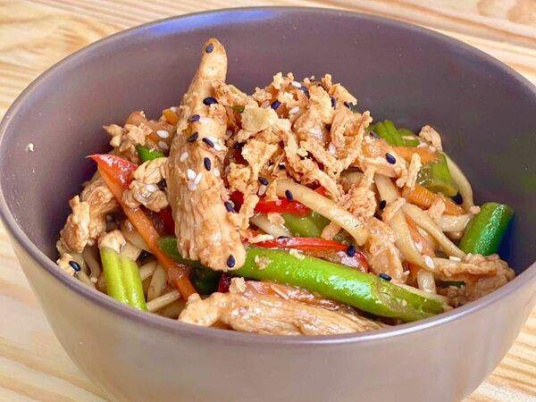 Вкус кафе - Удон с курицей