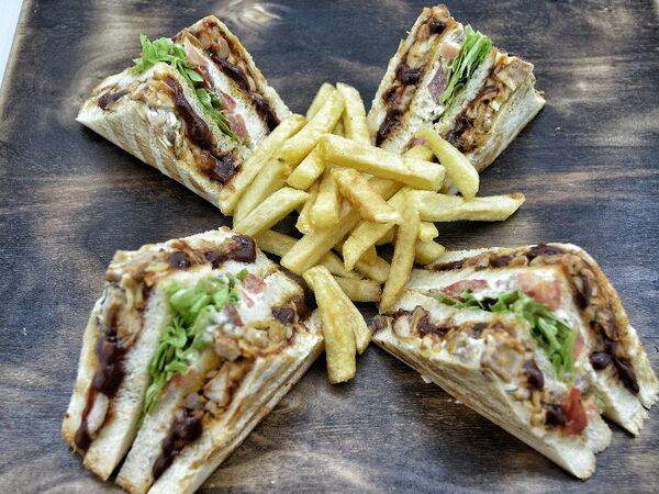 Big Dog - Клаб-сэндвич со свининой