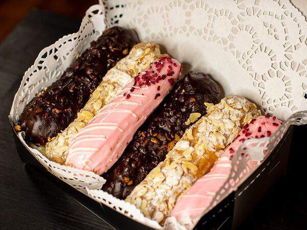 Пекарня Буханка - Набор из фирменных эклеров Буханка