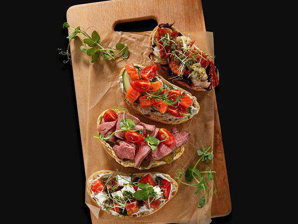 Olster Irish Pub - Брускетта с креветкой и вяленым помидором