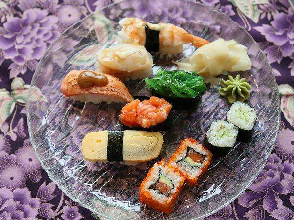 Цветение Сакуры - Суши-гриль ланч сет