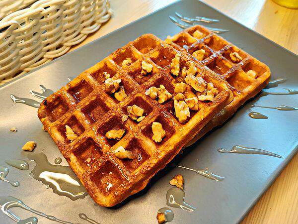 Volstreet - Венские вафли с мёдом и орехами