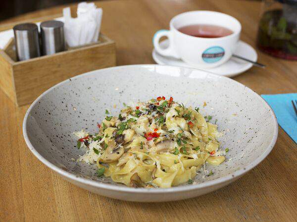 Coffee Cake - Паста с цыпленком и шампиньонами в сливочном соусе Тандури