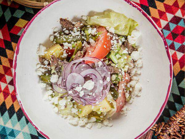 Алазани - Салат под соусом Аджика