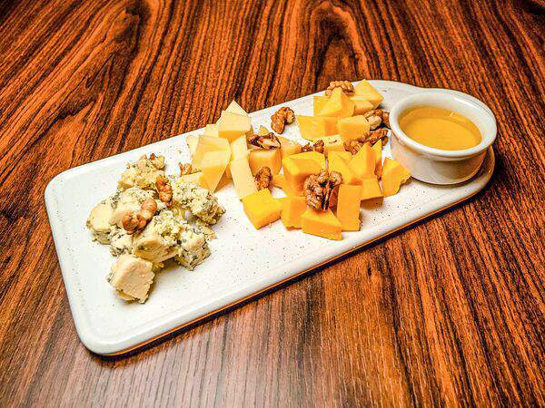 Пармеzан - Ассорти европейских сыров