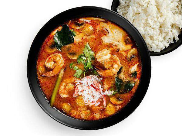 ChuDo Ramen - Том ям с мясом краба, креветками и лососем