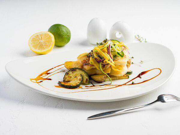 Leto-cafe - Филе палтуса с салатом из тайского манго