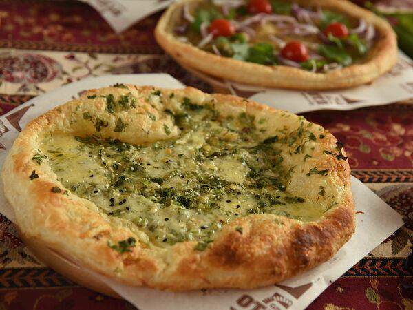 Кафе Отдых - Лепёшка с сулугуни и зеленью