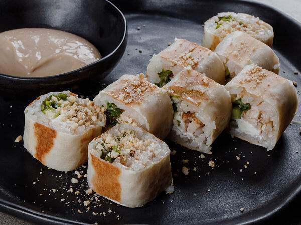 Gray Goose cafe - Теплый ролл Цезарь с курицей