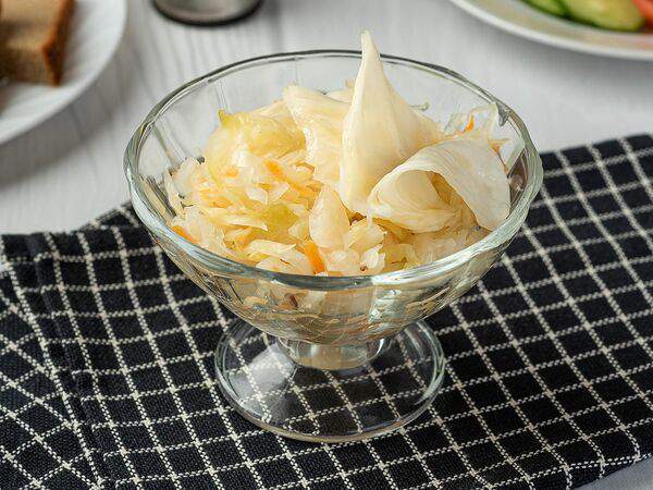 Сактон - Салат из квашеной капусты с луком и маслом