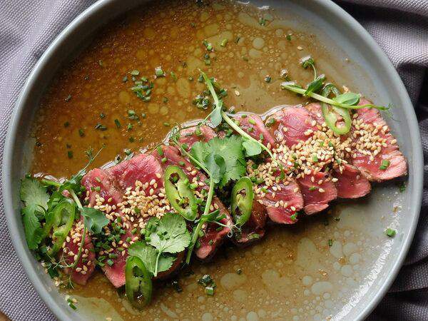 Wong Kar Wine - Татаки из говядины с трюфельным дрессингом