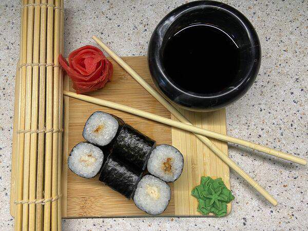 Скушай Суши - Ролл Унаги маки