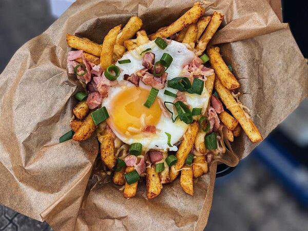 V Lavashe - Фри с беконом и яйцом