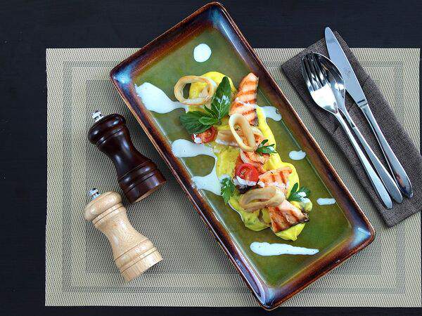 Naturality - Дуэт из морепродуктов с пюре по-фламандски