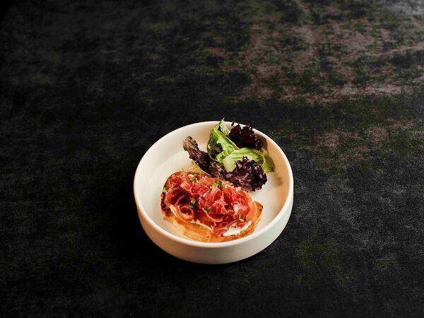 Bobrovsky bar - Брускетта крем-чиз с пармой