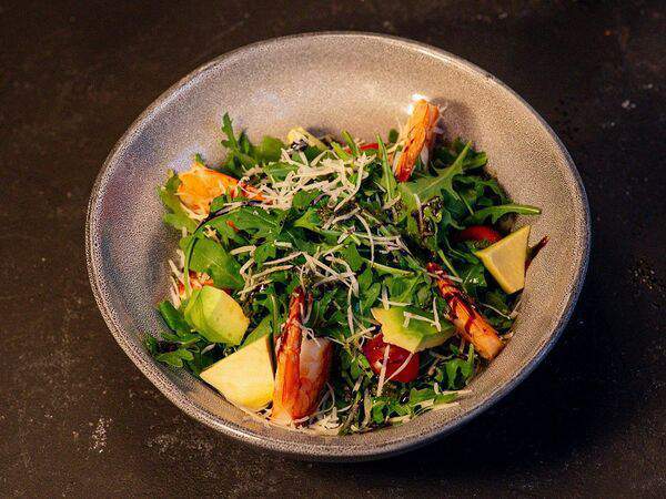 Между нами булочками - Хит Салат руккола с креветками