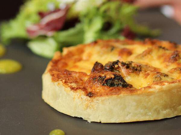 Золотой гребешок - Киш с куриной грудкой и сыром маасдам