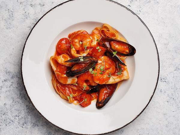 Эклерная: кофе и сладости - Яе Паста с морепр. на домашней лапше