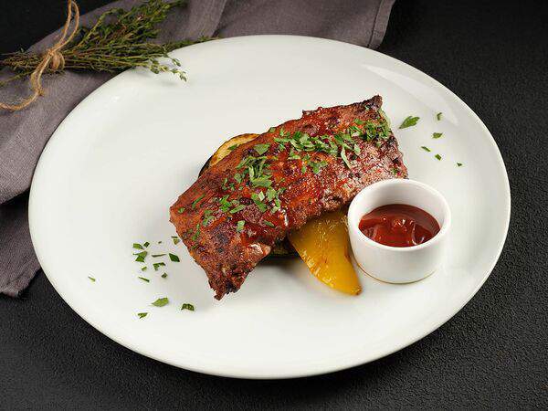 Stars - Свиные ребра в пряной глазури с овощами гриль