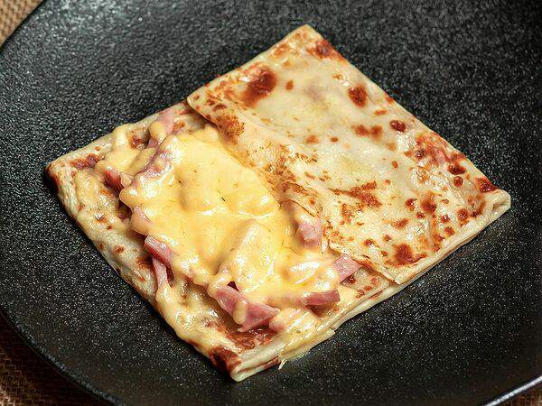 Блинная печка - Блин с ветчиной и сыром