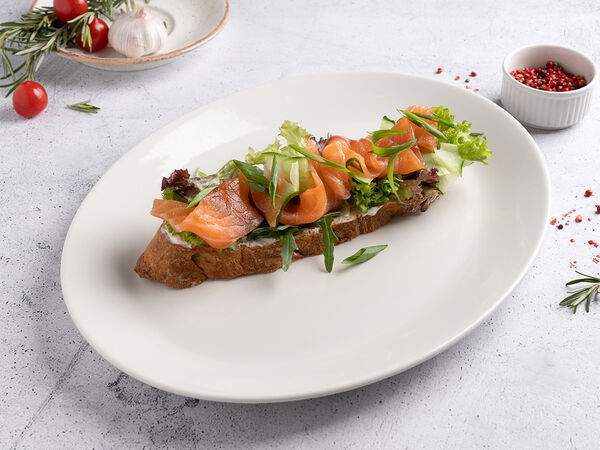 Сеть семейных кафе Kitchen - Брускетта с семгой