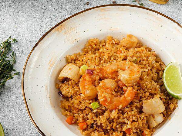 Wok Station - Жареный рис Wok с морепродуктами