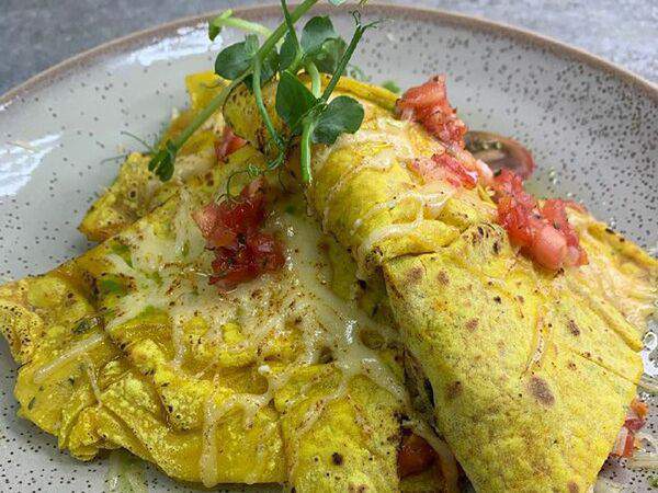 Ds - Кесадилья с мясом цыпленка и кукурузой под остро-пряной сальсой